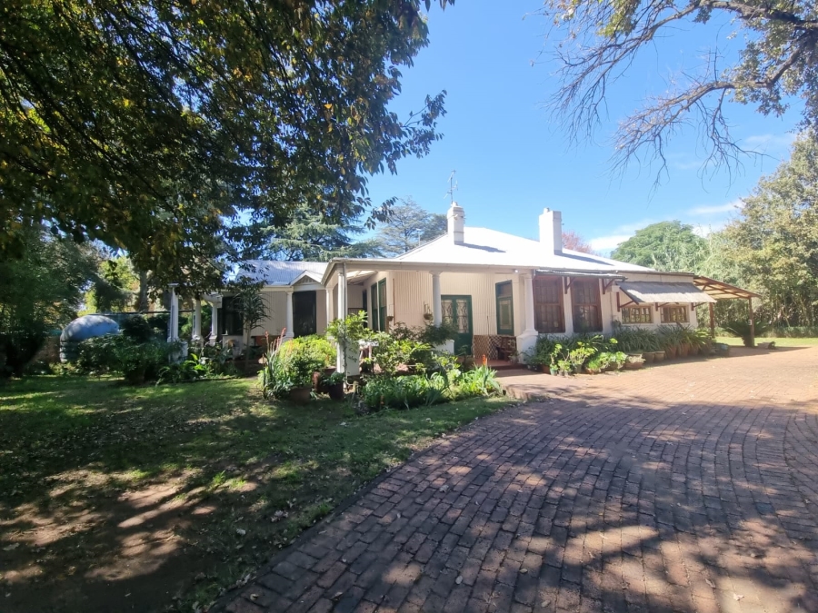 6 Bedroom Property for Sale in Klippoortje Gauteng