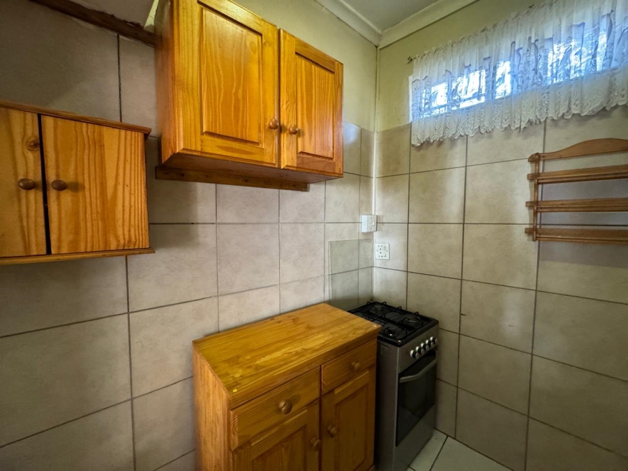 6 Bedroom Property for Sale in Klippoortje Gauteng