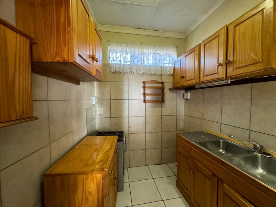 6 Bedroom Property for Sale in Klippoortje Gauteng
