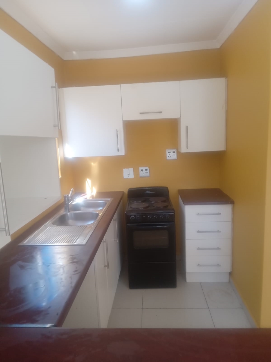 1 Bedroom Property for Sale in Glen Austin Gauteng