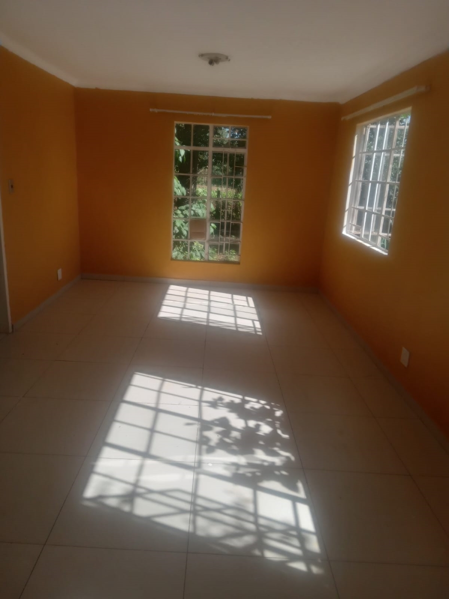 1 Bedroom Property for Sale in Glen Austin Gauteng