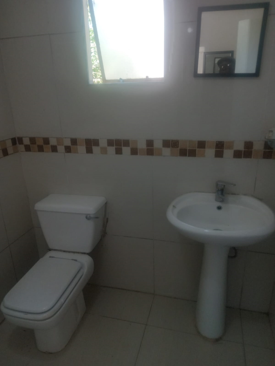 1 Bedroom Property for Sale in Glen Austin Gauteng