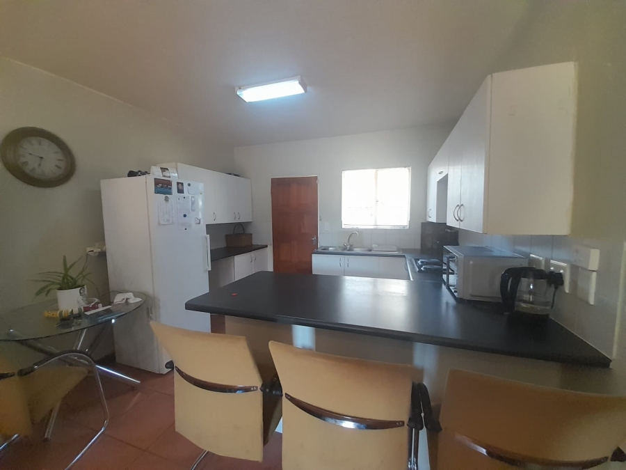 To Let 2 Bedroom Property for Rent in Heuwelsig Estate Gauteng
