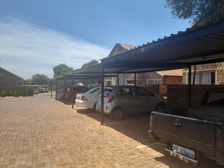 To Let 2 Bedroom Property for Rent in Heuwelsig Estate Gauteng