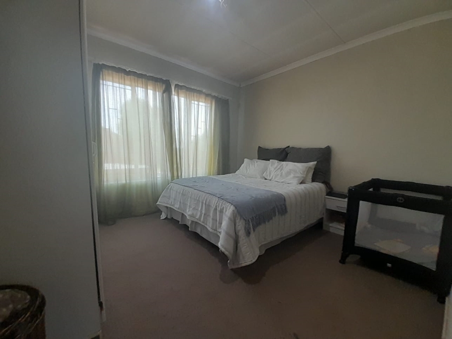 To Let 2 Bedroom Property for Rent in Heuwelsig Estate Gauteng