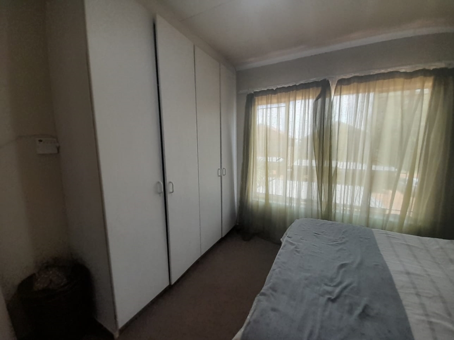To Let 2 Bedroom Property for Rent in Heuwelsig Estate Gauteng