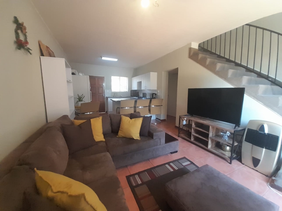 To Let 2 Bedroom Property for Rent in Heuwelsig Estate Gauteng