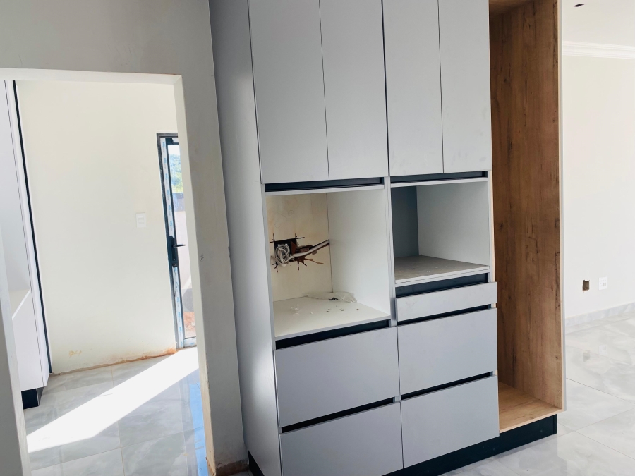 4 Bedroom Property for Sale in Derdepoort Gauteng