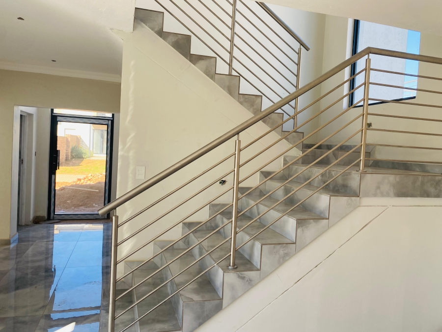 4 Bedroom Property for Sale in Derdepoort Gauteng