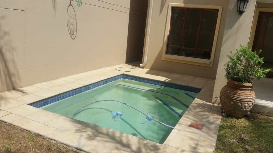 3 Bedroom Property for Sale in Broadacres Gauteng