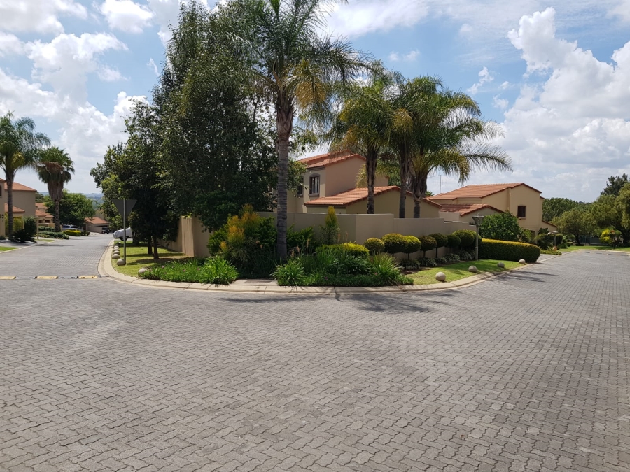 3 Bedroom Property for Sale in Broadacres Gauteng