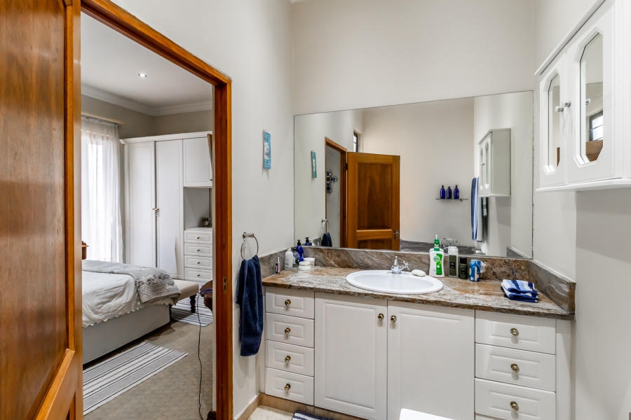 3 Bedroom Property for Sale in Waterkloof Ridge Gauteng