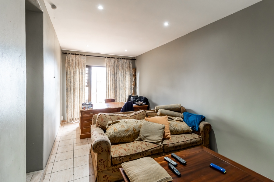 3 Bedroom Property for Sale in Waterkloof Ridge Gauteng