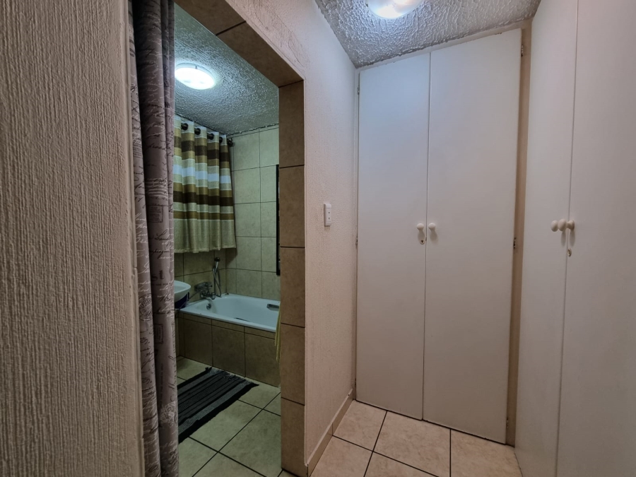 2 Bedroom Property for Sale in Silverton Gauteng