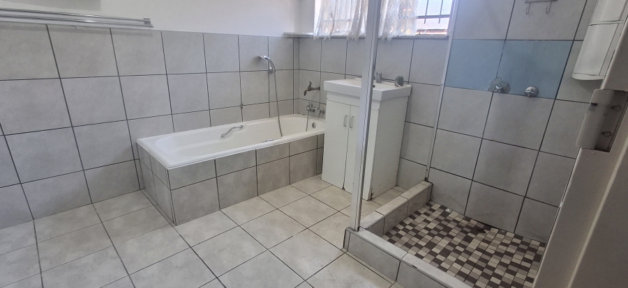 6 Bedroom Property for Sale in Pretoria Gardens Gauteng