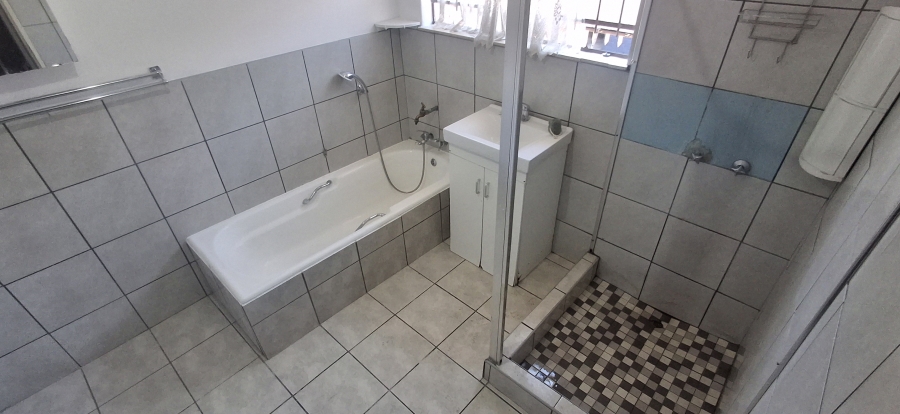 6 Bedroom Property for Sale in Pretoria Gardens Gauteng