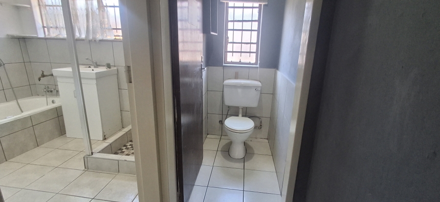 6 Bedroom Property for Sale in Pretoria Gardens Gauteng