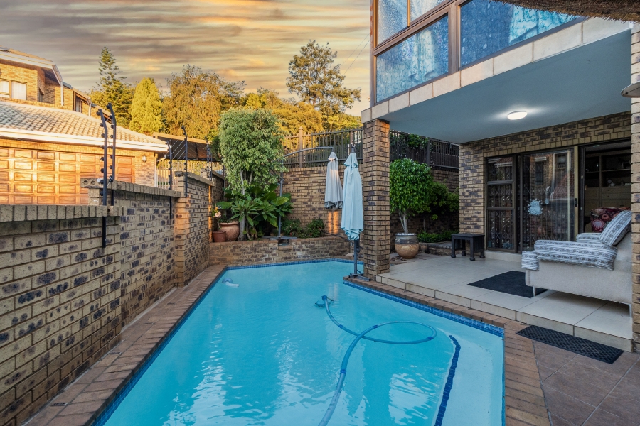 3 Bedroom Property for Sale in Erasmuskloof Gauteng