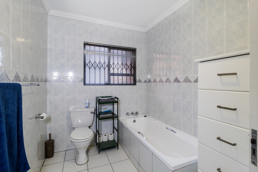 3 Bedroom Property for Sale in Erasmuskloof Gauteng