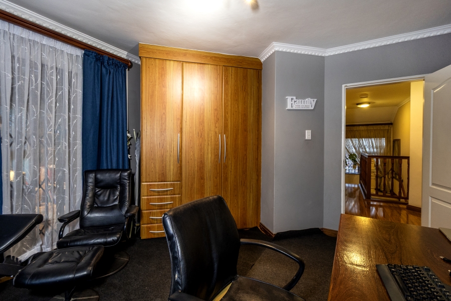 3 Bedroom Property for Sale in Erasmuskloof Gauteng