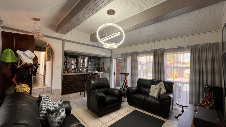 3 Bedroom Property for Sale in Verwoerdpark Gauteng