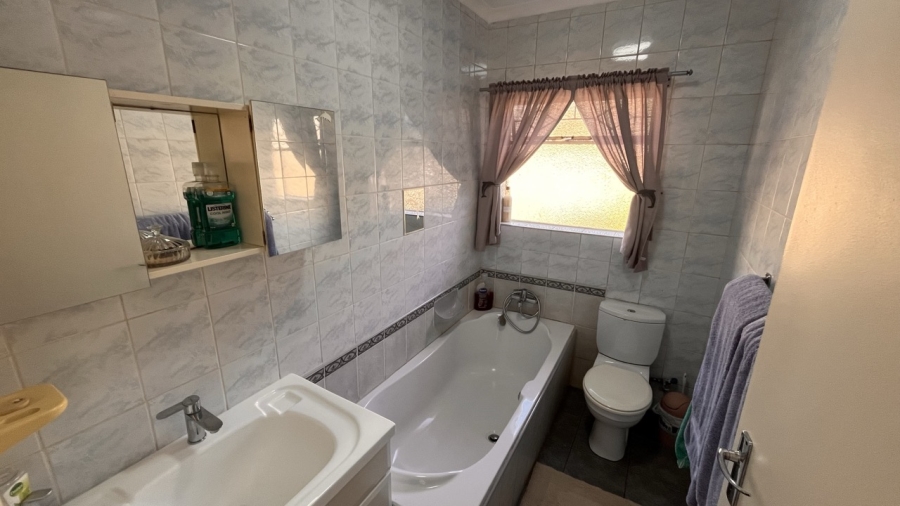3 Bedroom Property for Sale in Verwoerdpark Gauteng