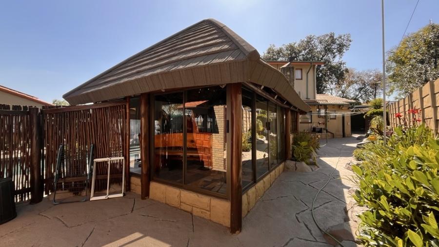 3 Bedroom Property for Sale in Verwoerdpark Gauteng
