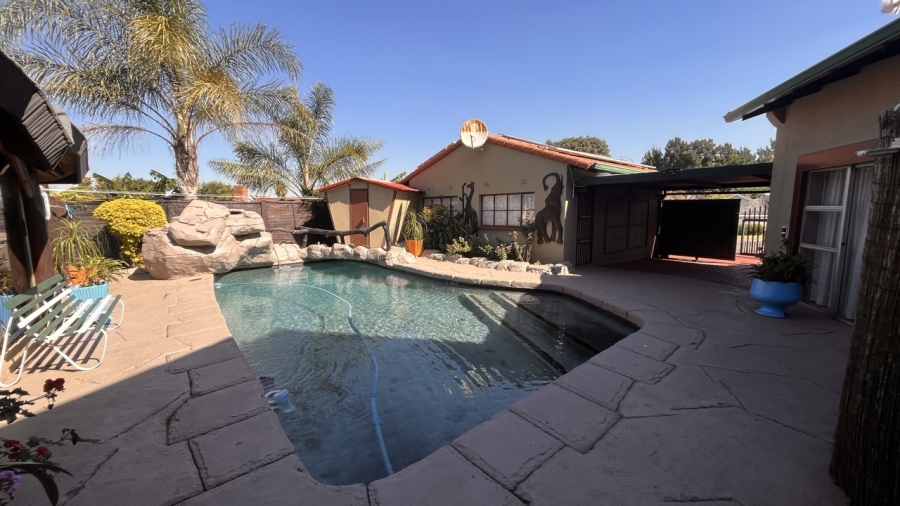 3 Bedroom Property for Sale in Verwoerdpark Gauteng