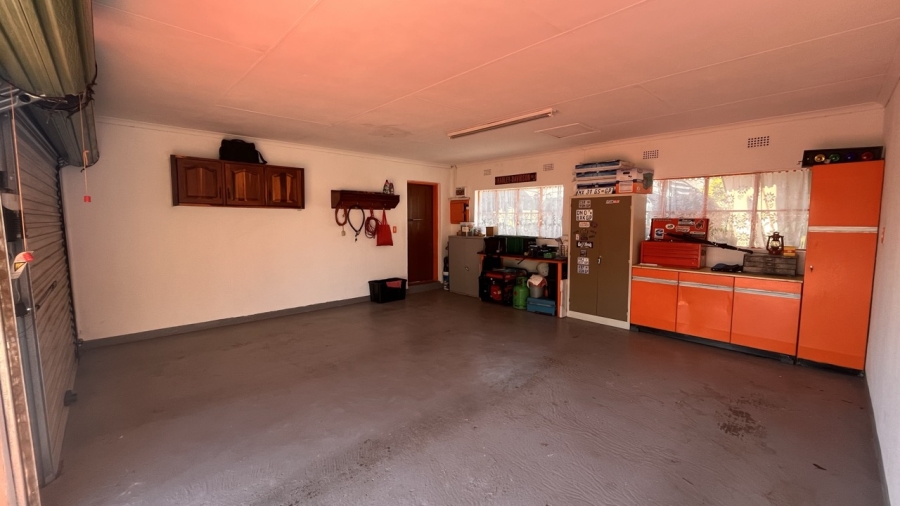 3 Bedroom Property for Sale in Verwoerdpark Gauteng