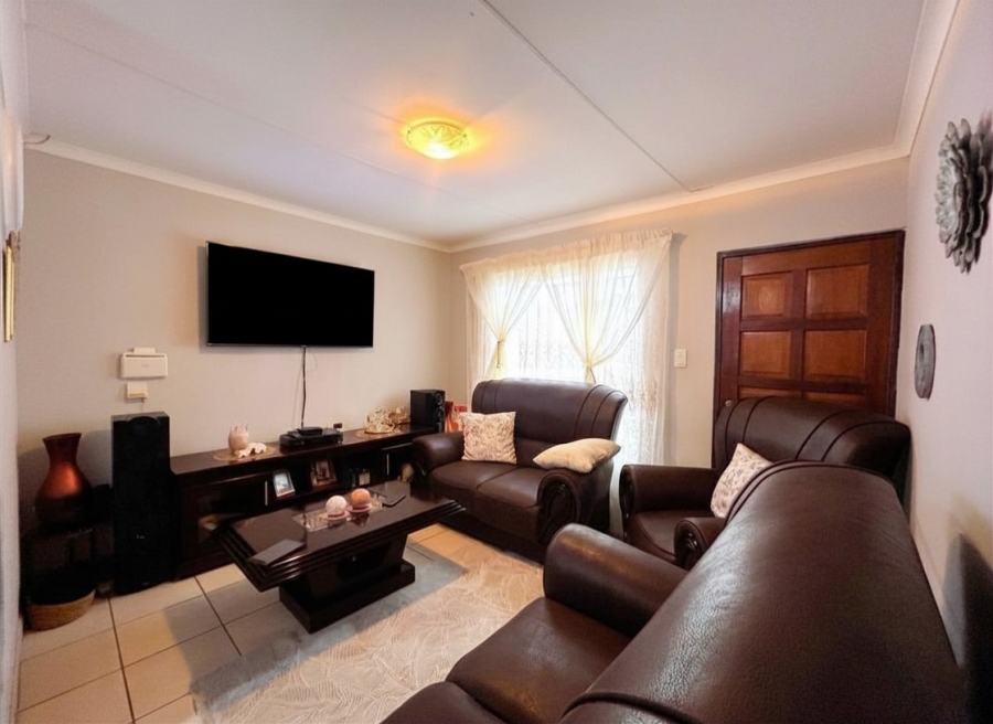 2 Bedroom Property for Sale in Vanderbijlpark CE 4 Gauteng