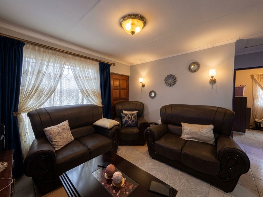 2 Bedroom Property for Sale in Vanderbijlpark CE 4 Gauteng