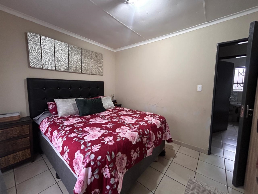 2 Bedroom Property for Sale in Vanderbijlpark CE 4 Gauteng