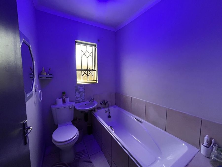 2 Bedroom Property for Sale in Vanderbijlpark CE 4 Gauteng