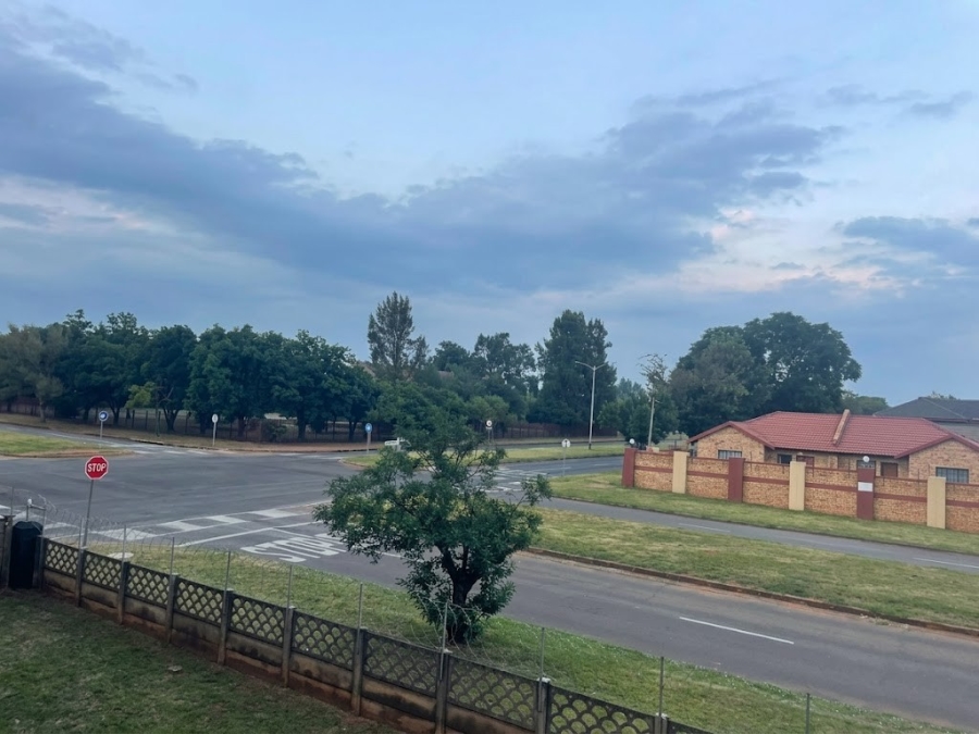1 Bedroom Property for Sale in Meyerton Central Gauteng