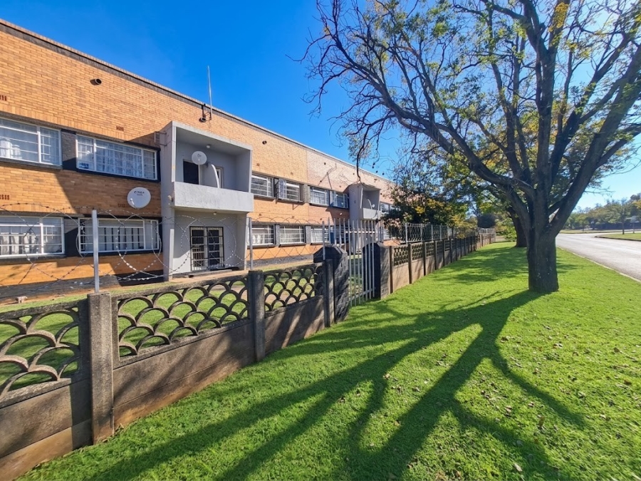1 Bedroom Property for Sale in Meyerton Central Gauteng