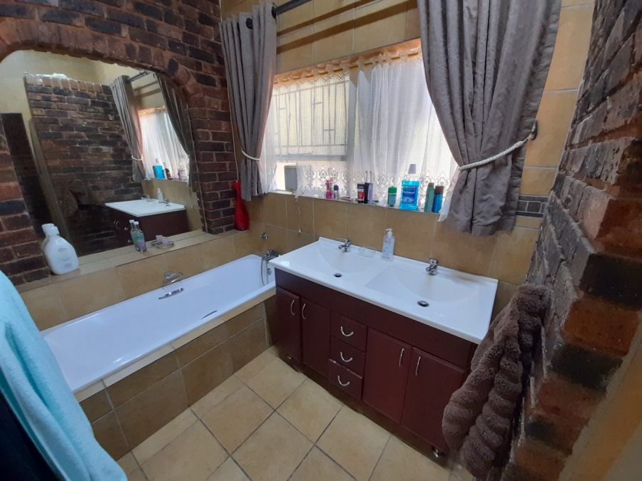 4 Bedroom Property for Sale in Meyerton Ext 6 Gauteng