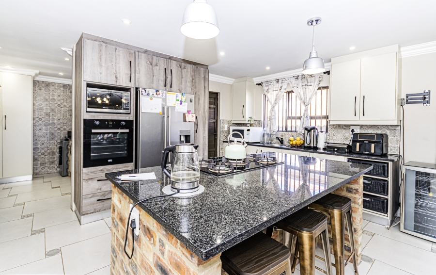 4 Bedroom Property for Sale in Cosmo City Gauteng