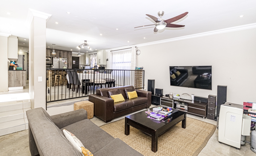 4 Bedroom Property for Sale in Cosmo City Gauteng