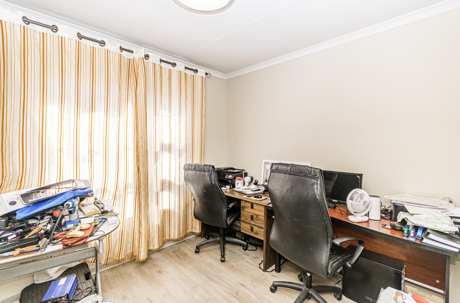 4 Bedroom Property for Sale in Cosmo City Gauteng