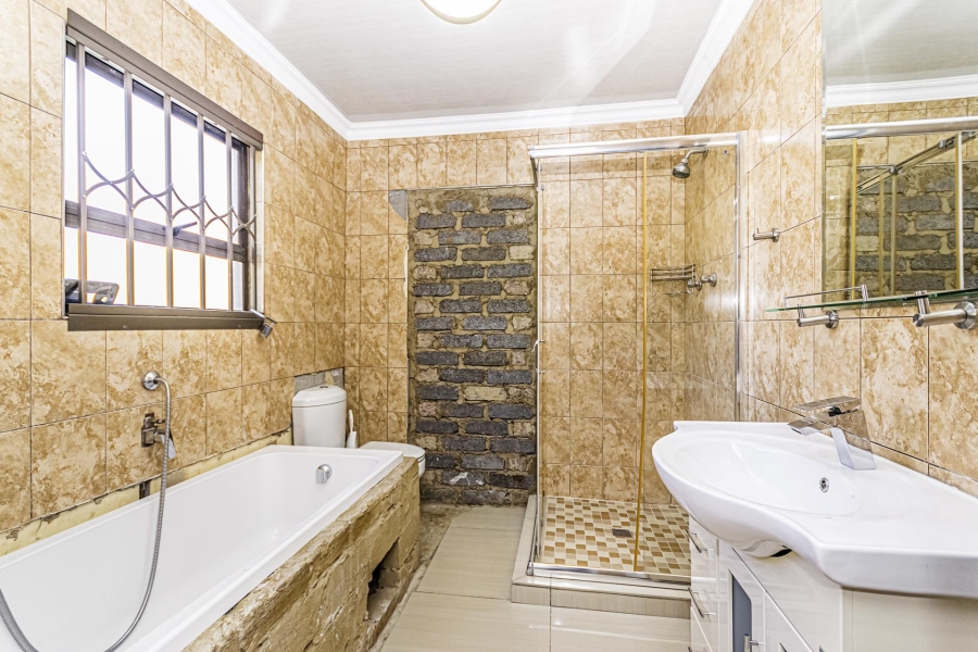 4 Bedroom Property for Sale in Cosmo City Gauteng