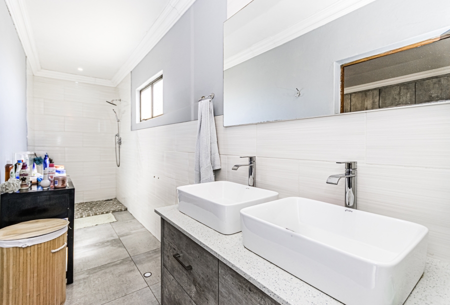 4 Bedroom Property for Sale in Cosmo City Gauteng