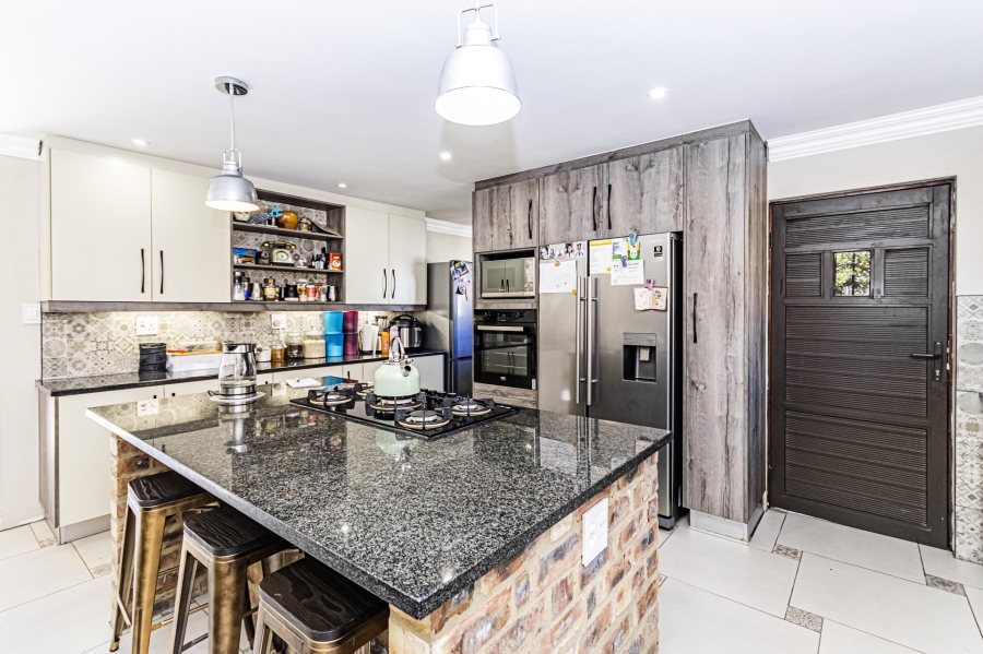 4 Bedroom Property for Sale in Cosmo City Gauteng