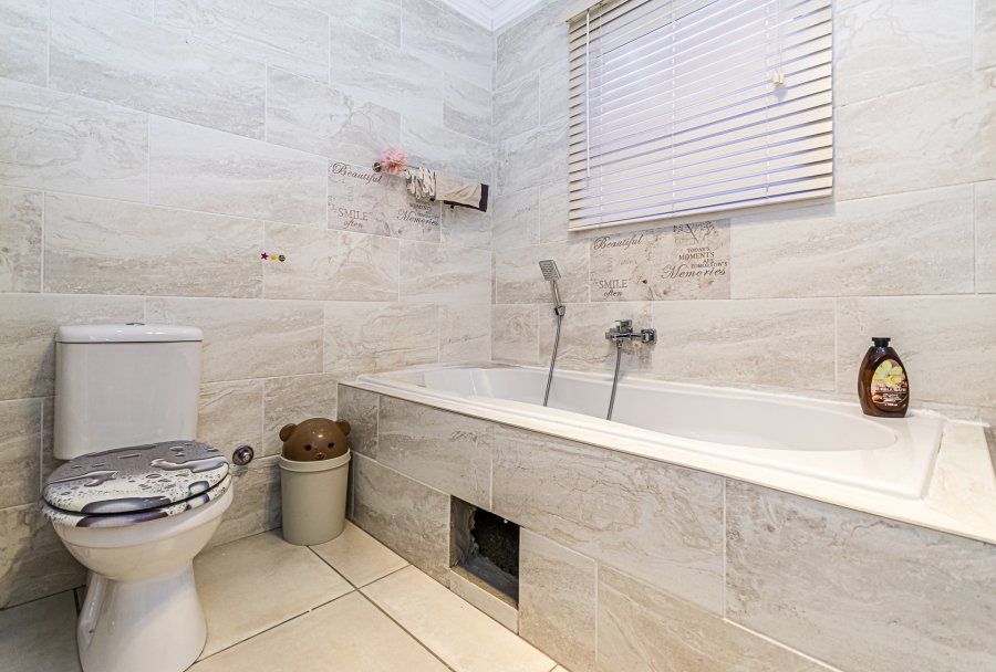 4 Bedroom Property for Sale in Cosmo City Gauteng
