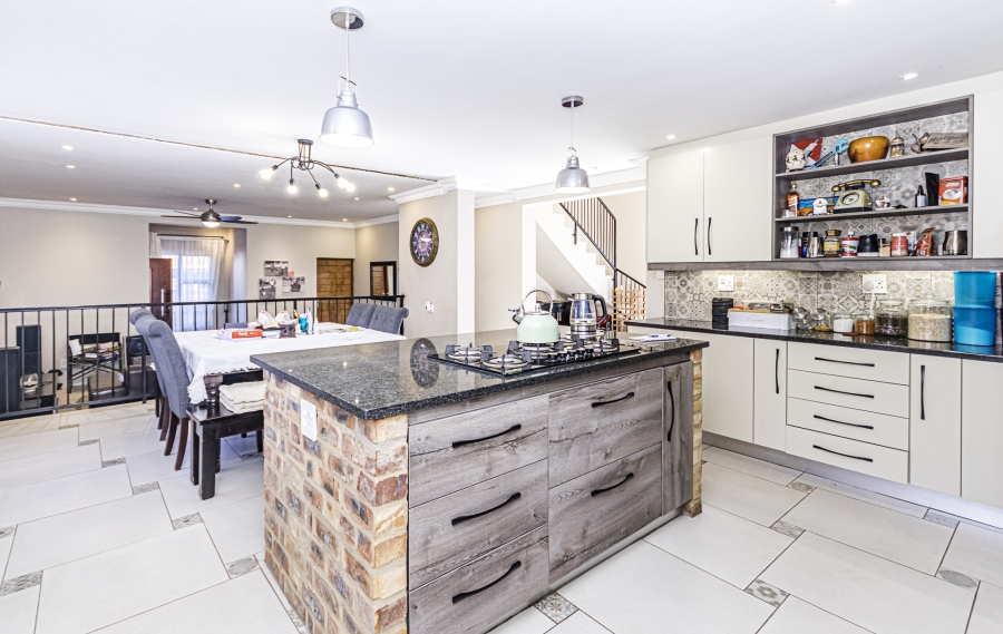 4 Bedroom Property for Sale in Cosmo City Gauteng