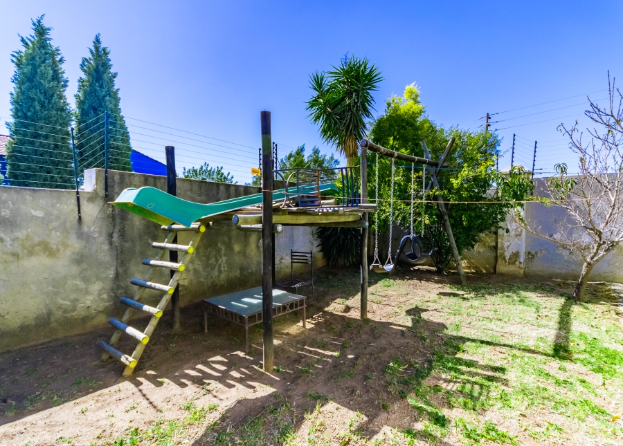 4 Bedroom Property for Sale in Cosmo City Gauteng