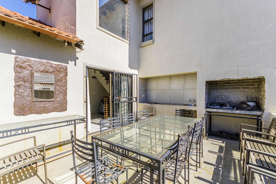 4 Bedroom Property for Sale in Cosmo City Gauteng