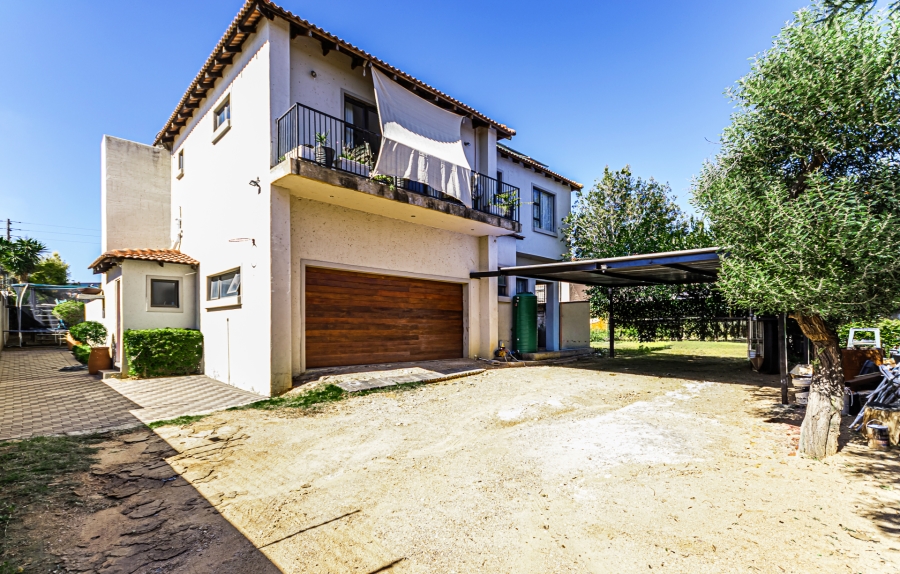 4 Bedroom Property for Sale in Cosmo City Gauteng
