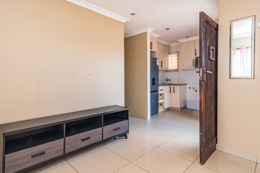 8 Bedroom Property for Sale in Protea Glen Gauteng