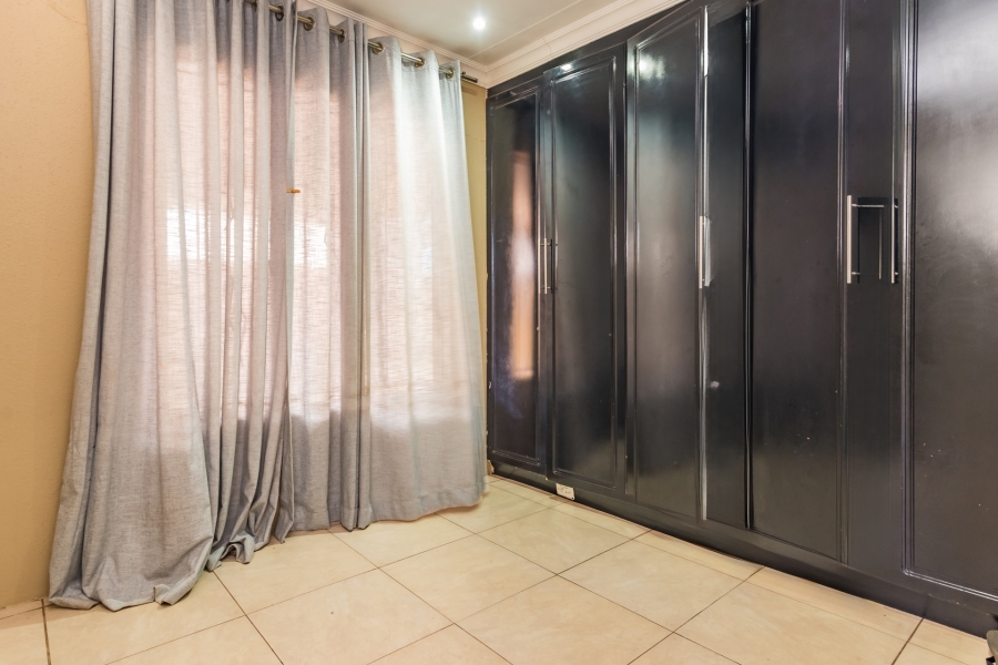 8 Bedroom Property for Sale in Protea Glen Gauteng