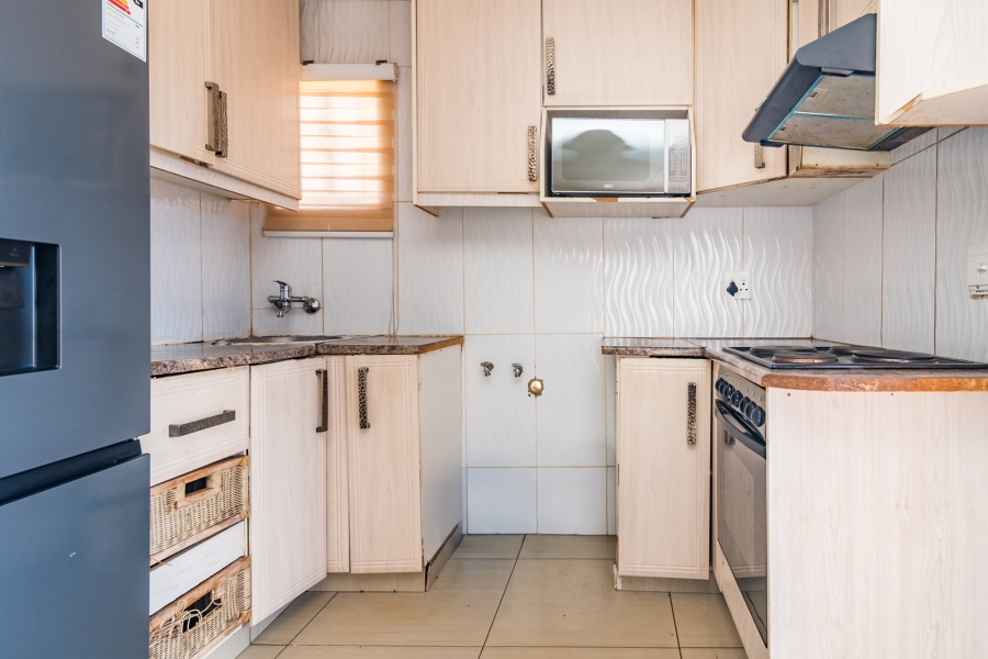8 Bedroom Property for Sale in Protea Glen Gauteng